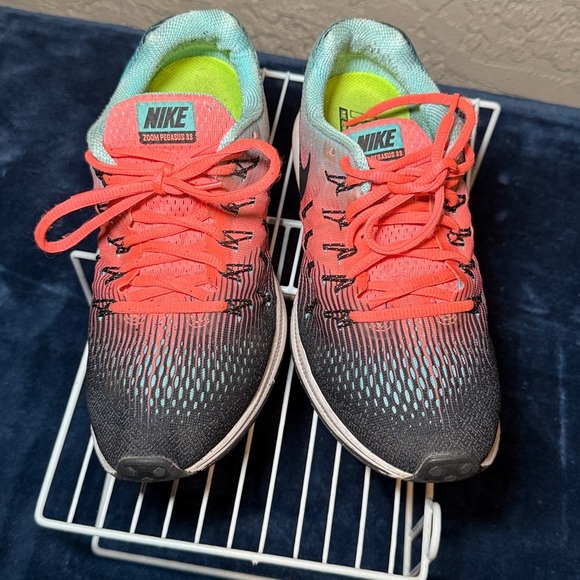 Nike Air Zoom Pegasus 33 Women's Running Sneaker Size 9 Shoes Low Top Trainers - Picture 3 of 7